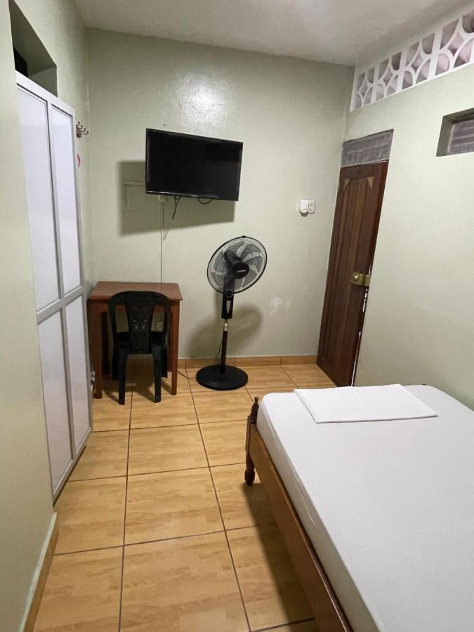 Alojamiento Tahuari Iquitos Ngoại thất bức ảnh