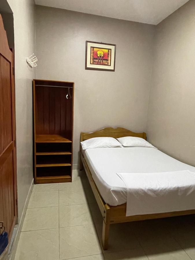 Alojamiento Tahuari Iquitos Ngoại thất bức ảnh