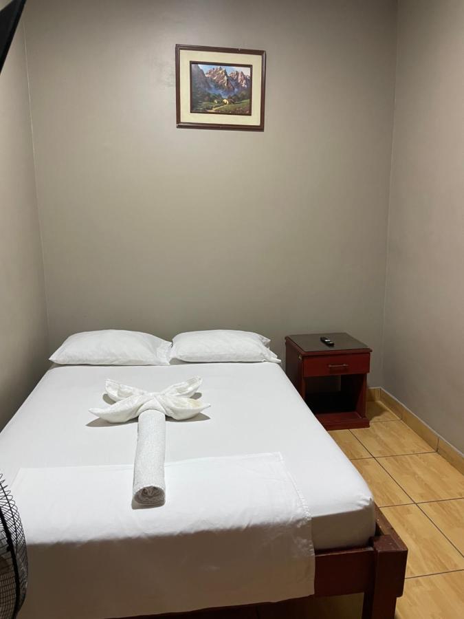 Alojamiento Tahuari Iquitos Ngoại thất bức ảnh