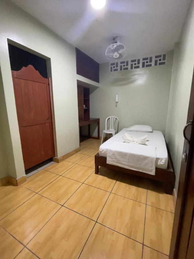 Alojamiento Tahuari Iquitos Ngoại thất bức ảnh